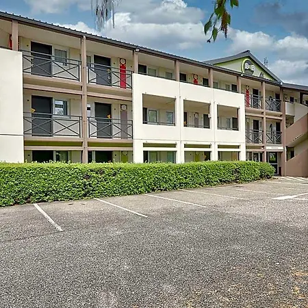 B&B Hotel Clermont-Ferrand Le Brezet Aeroport