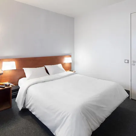 B&B Hotel Clermont-Ferrand Le Brezet Aeroport