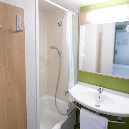 B&B Hotel Clermont-Ferrand Le Brezet Aeroport 2* Clermont-Ferrand