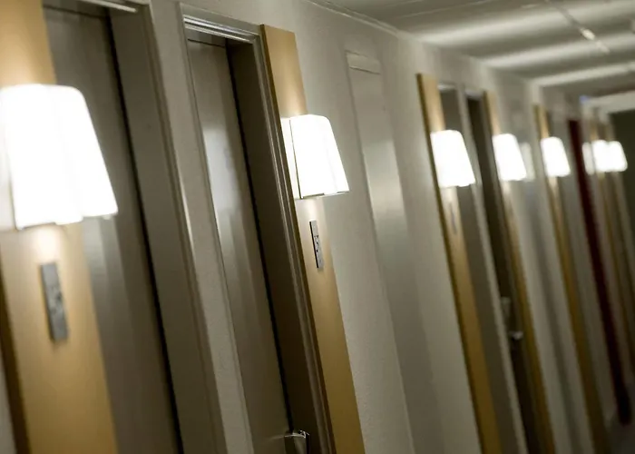 Hotel Le Brezet Aeroport 2*